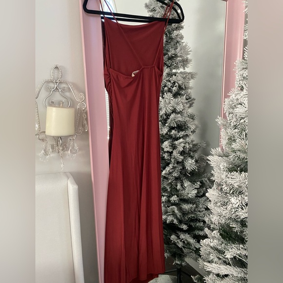 Pull and bear burgundy/ red colour floor length dress - Picture 3 of 3